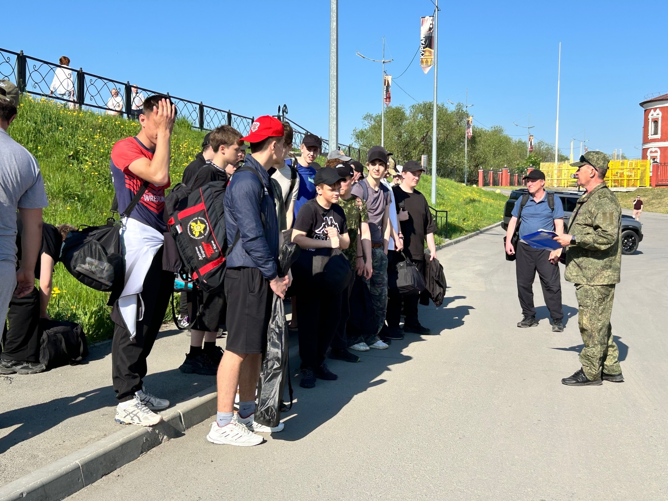 Десятиклассники Кургана проходят учебные сборы.
